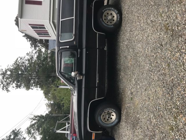 1990 Black Ford F-150 SUV