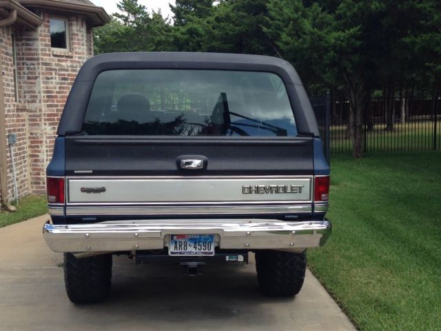 1988 Blue/Black Chevrolet Blazer SUV
