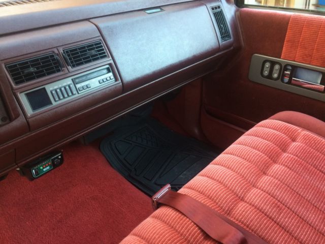 1992 Maroon/ Black Chevrolet Other Pickups Extended Cab Pickup