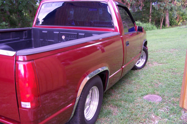 1992 Maroon/ Black Chevrolet Other Pickups Extended Cab Pickup