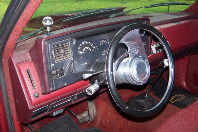 1992 Maroon/ Black Chevrolet Other Pickups Extended Cab Pickup