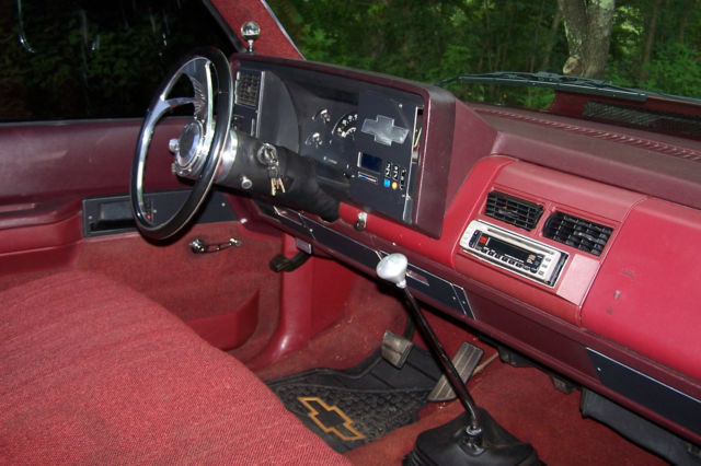 1992 Maroon/ Black Chevrolet Other Pickups Extended Cab Pickup