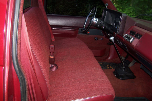 1992 Maroon/ Black Chevrolet Other Pickups Extended Cab Pickup