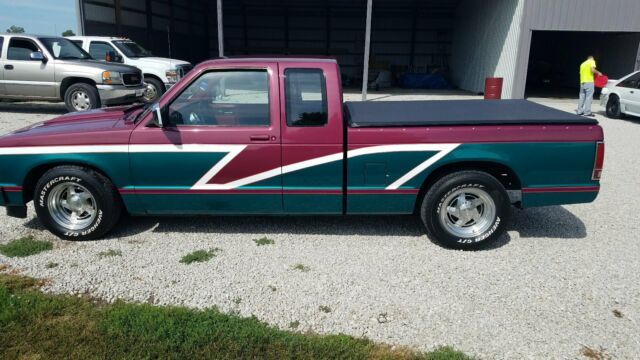 1984 Burgundy Chevrolet S-10 Extended Cab Pickup