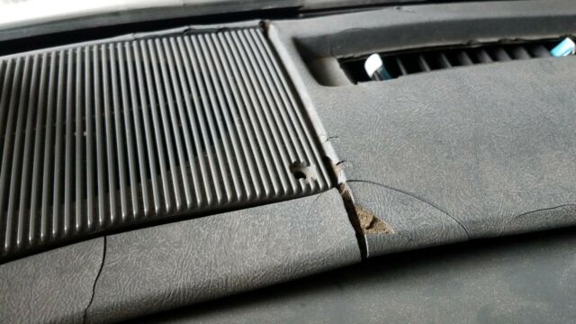 1991 Green, White Chevrolet S-10 Standard Cab Pickup