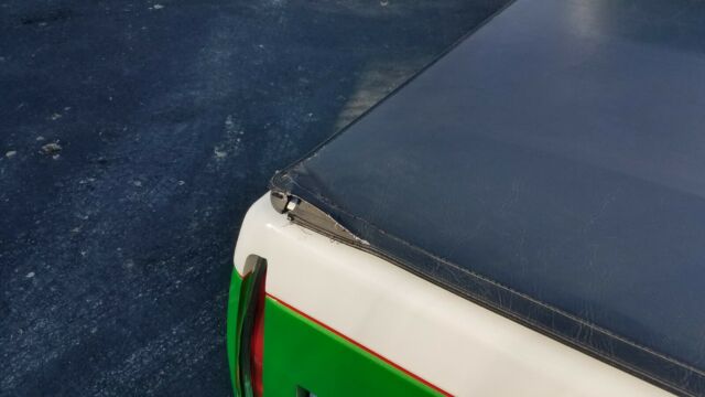 1991 Green, White Chevrolet S-10 Standard Cab Pickup