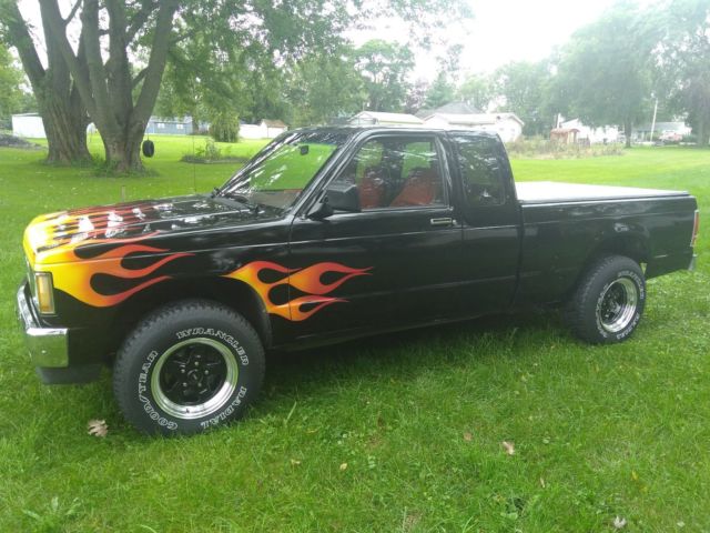 1986 Black Chevrolet S-10 Extended Cab Pickup