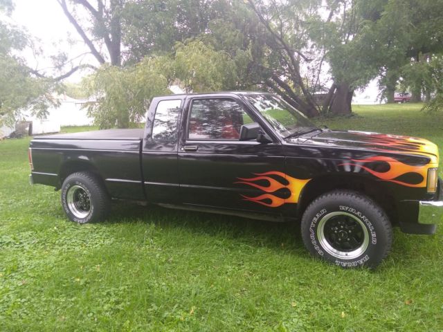 1986 Black Chevrolet S-10 Extended Cab Pickup