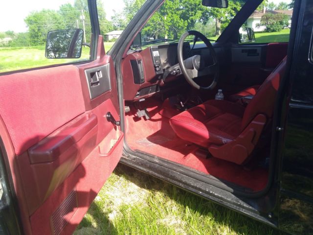 1986 Black Chevrolet S-10 Extended Cab Pickup
