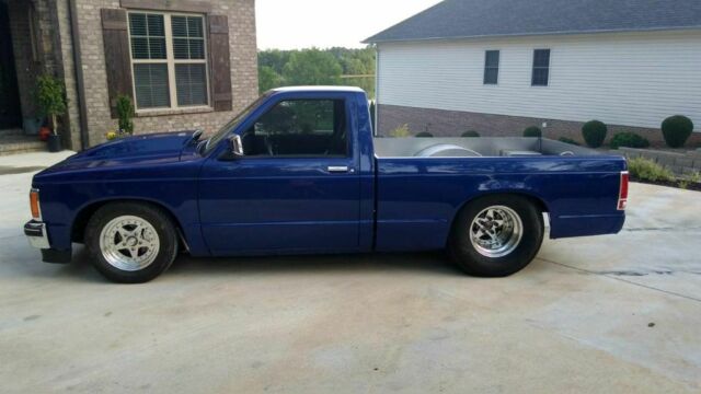 1985 Blue Chevrolet S-10 Standard Cab Pickup