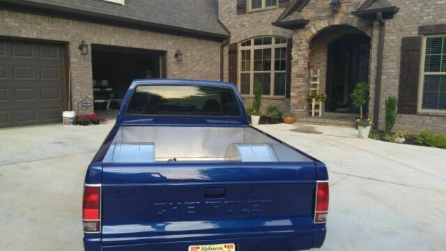 1985 Blue Chevrolet S-10 Standard Cab Pickup