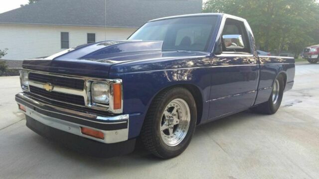 1985 Blue Chevrolet S-10 Standard Cab Pickup