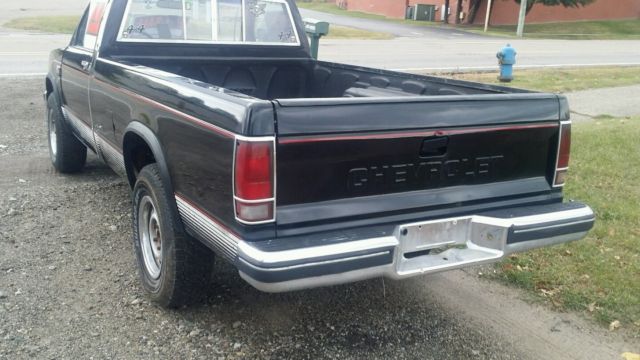 1985 Black Chevrolet S-10 Cab & Chassis