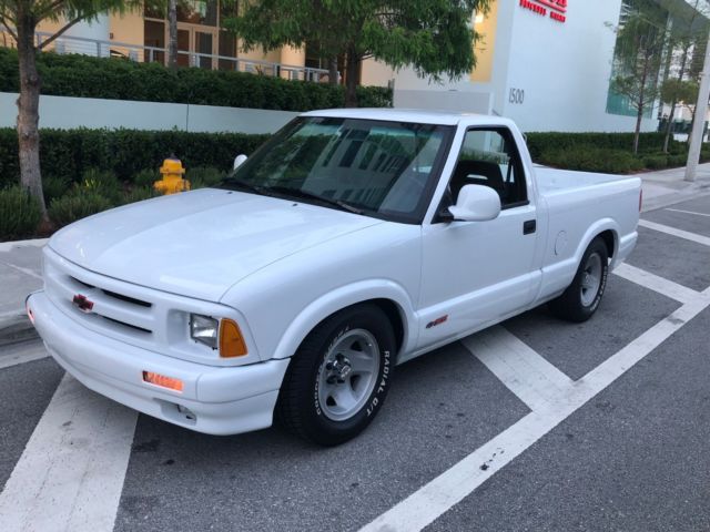 1994 White Chevrolet S-10