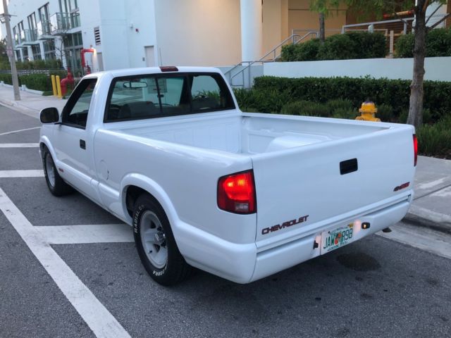 1994 White Chevrolet S-10