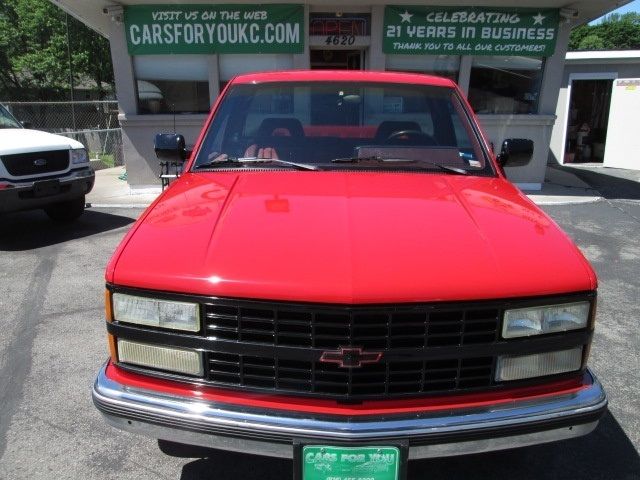 1992 Red Chevrolet C/K Pickup 1500 Truck