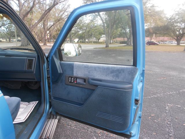 1993 Blue Chevrolet C/K Pickup 1500 REG CAB 4wd