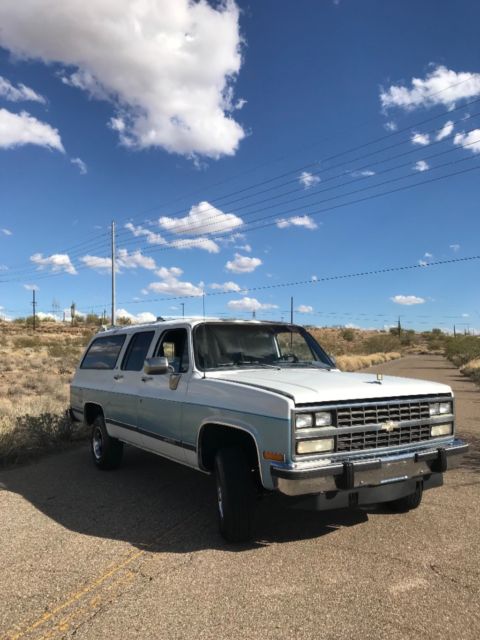 1991 White Chevrolet Suburban SUV
