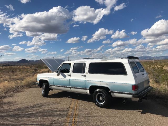 1991 White Chevrolet Suburban SUV