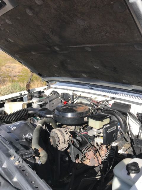 1991 White Chevrolet Suburban SUV