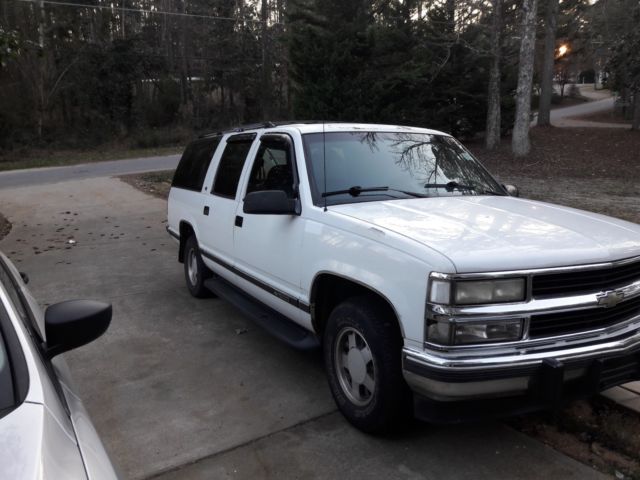 1994 White Chevrolet Suburban SUV
