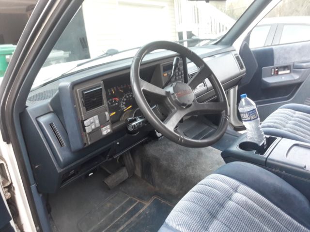 1994 White Chevrolet Suburban SUV