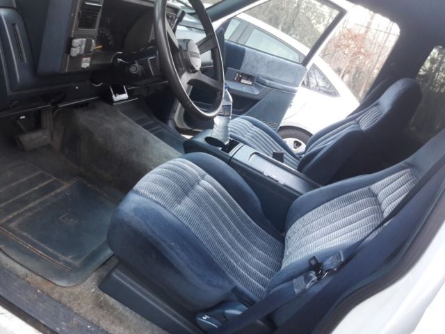 1994 White Chevrolet Suburban SUV