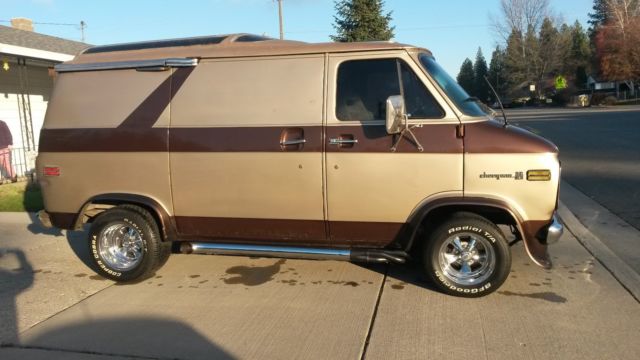 1972 Gold Chevrolet C-10