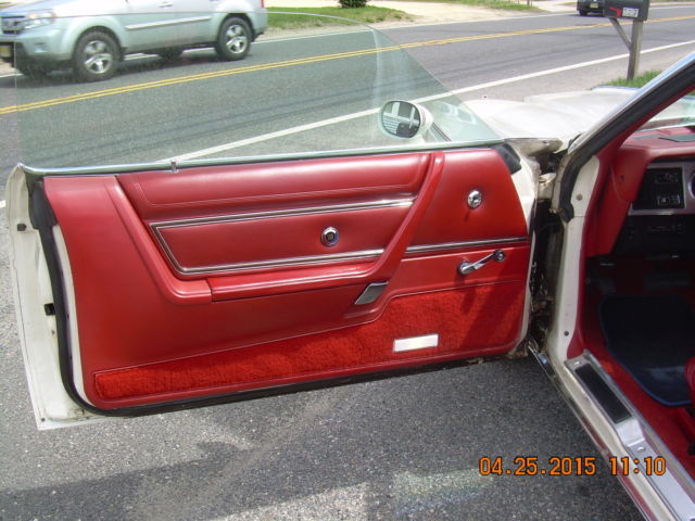 1979 White Chrysler 300 Series 2 door
