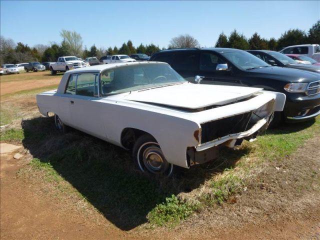 1965 white Chrysler Imperial Coupe