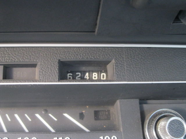 1972 White Chrysler New Yorker Sedan