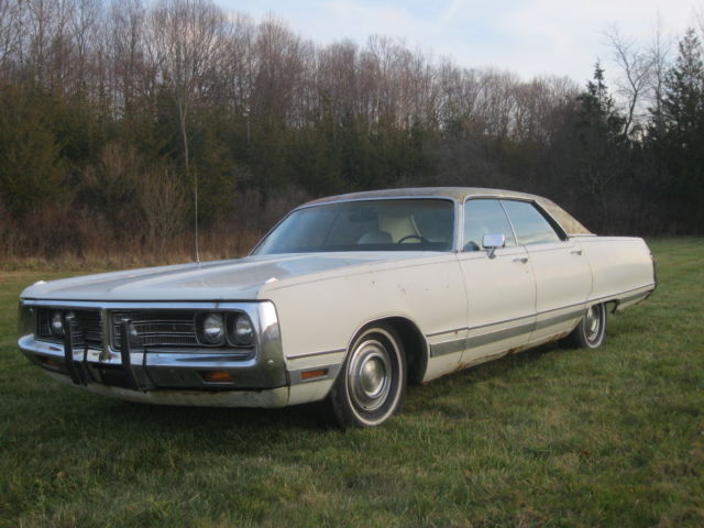 1972 White Chrysler New Yorker Sedan