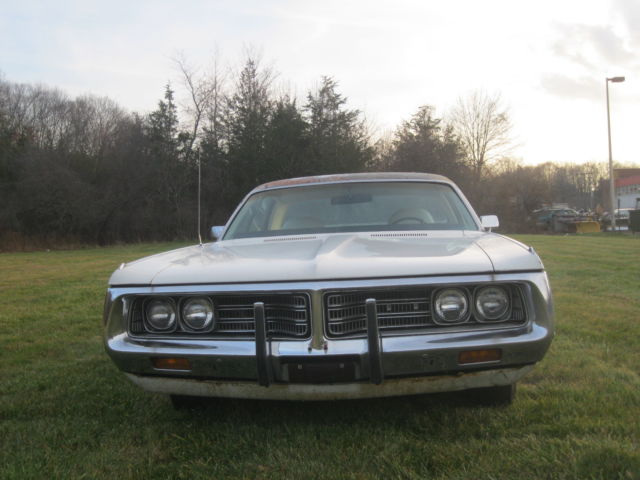 1972 White Chrysler New Yorker Sedan
