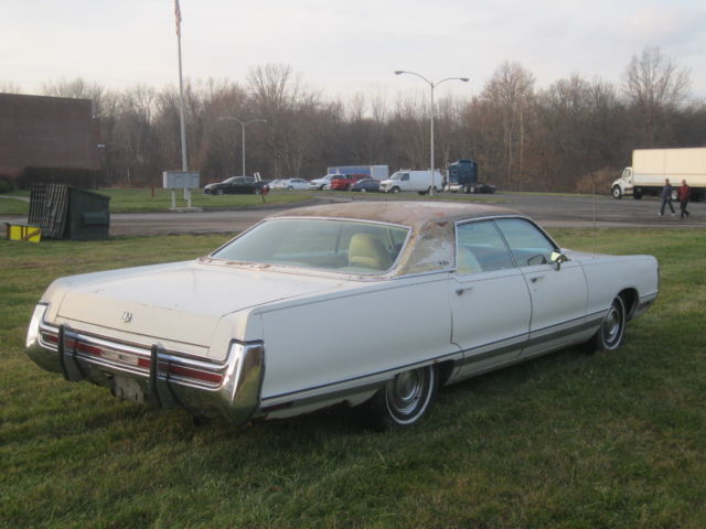 1972 White Chrysler New Yorker Sedan