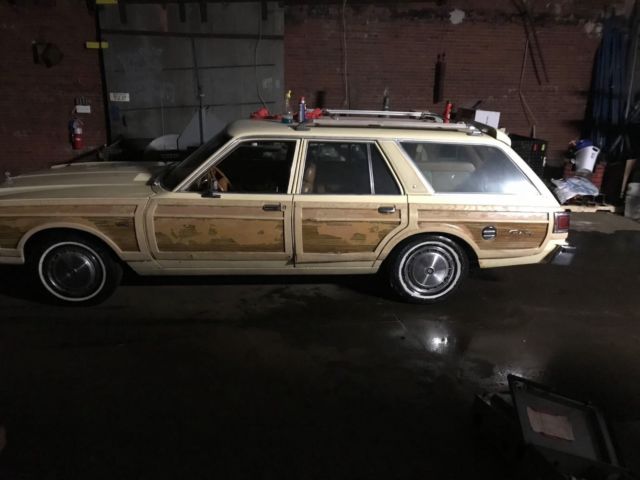 1978 Yellow Chrysler Town & Country Wagon