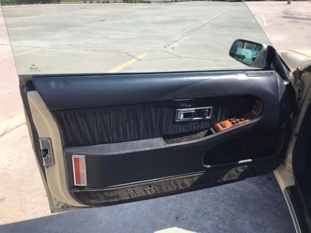 1990 Yellow Chrysler Other Convertible