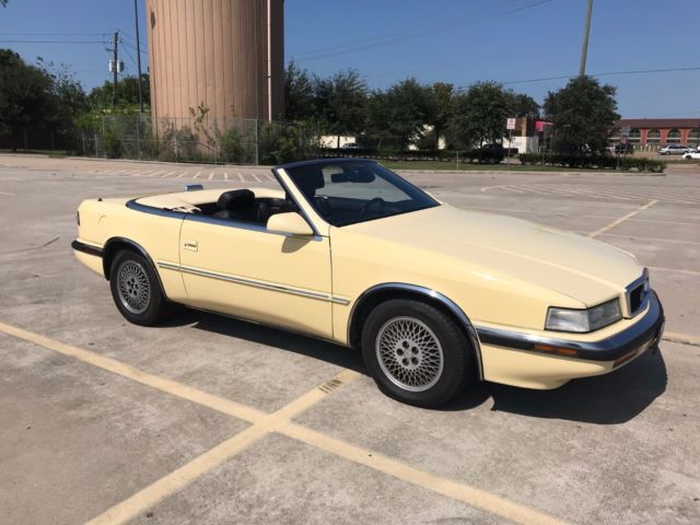 1990 Yellow Chrysler Other Convertible