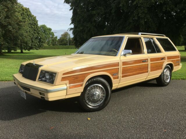 1985 Chrysler Town & Country