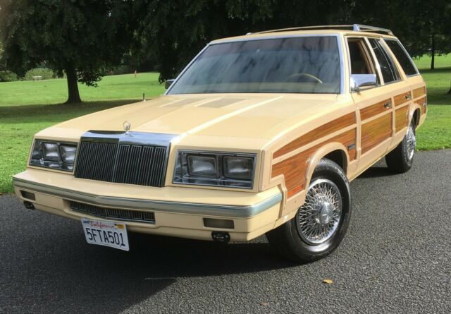 1985 Chrysler Town & Country
