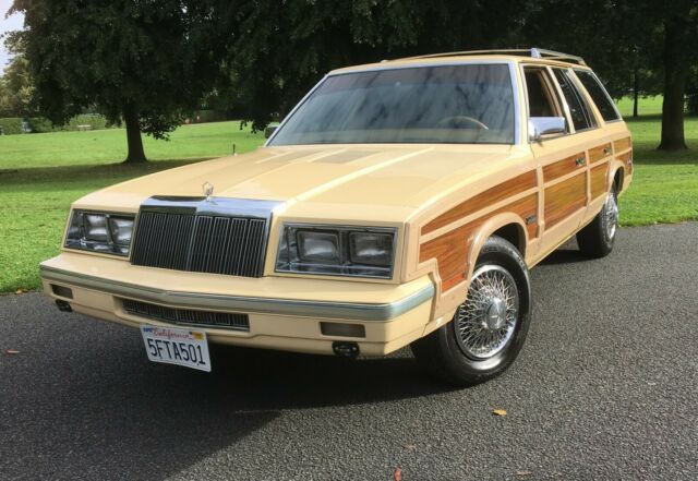 1985 Chrysler Town & Country