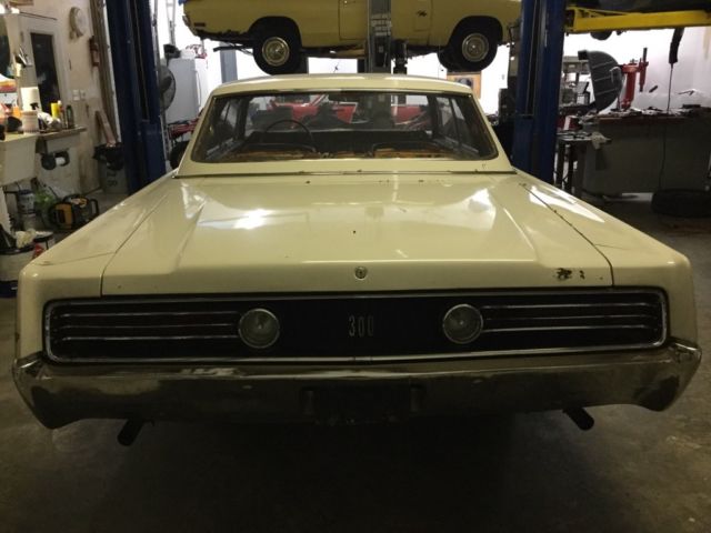 1968 White Chrysler 300 Series Sedan