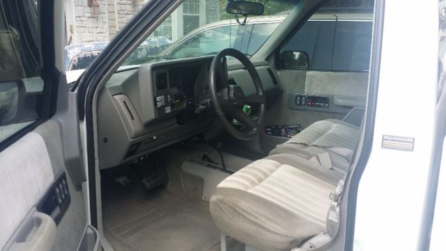 1994 White Chevrolet C/K Pickup 1500 Standard Cab Pickup