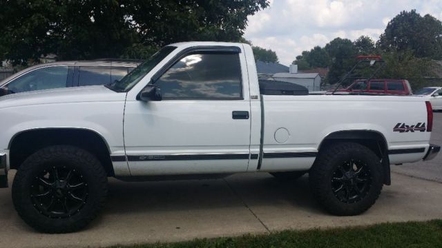 1994 White Chevrolet C/K Pickup 1500 Standard Cab Pickup