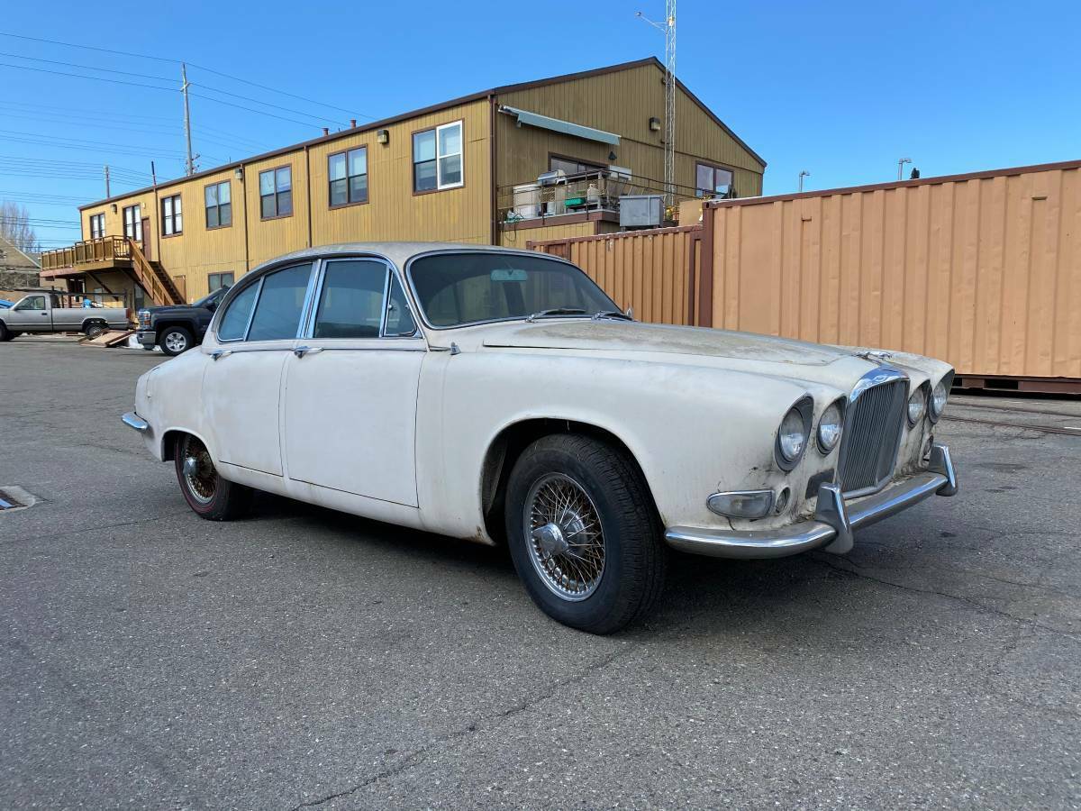 1967 White Jaguar 420 Sedan