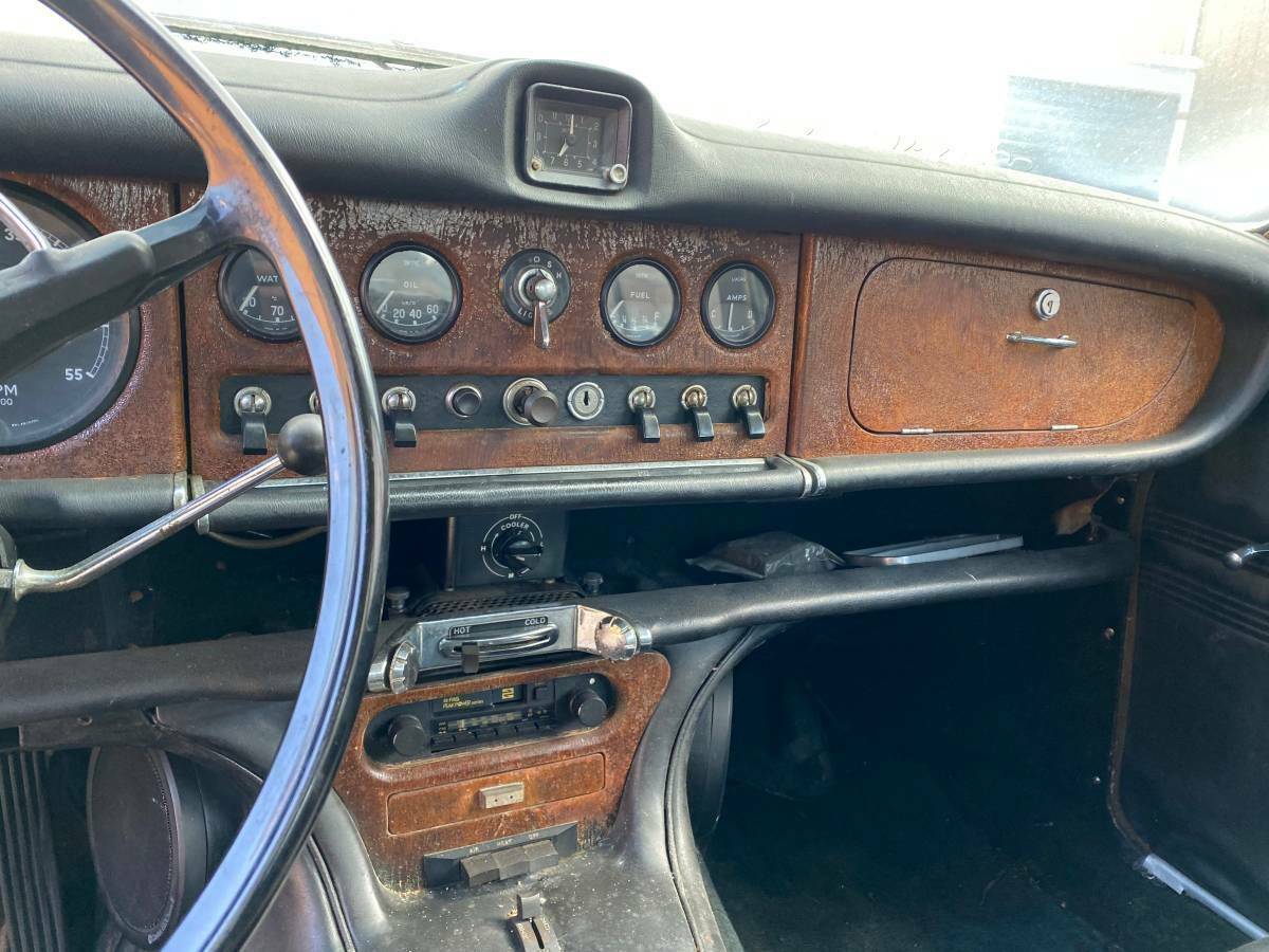 1967 White Jaguar 420 Sedan