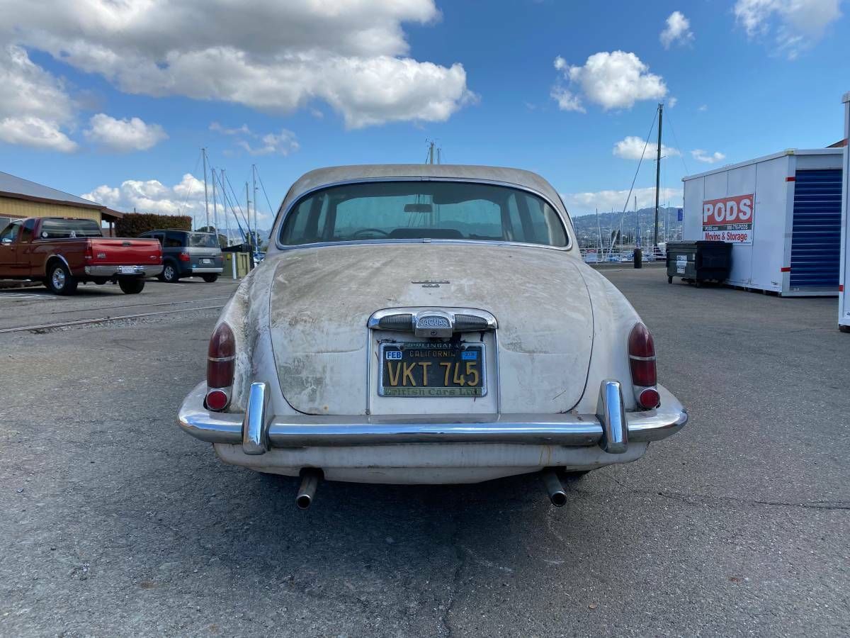 1967 White Jaguar 420 Sedan