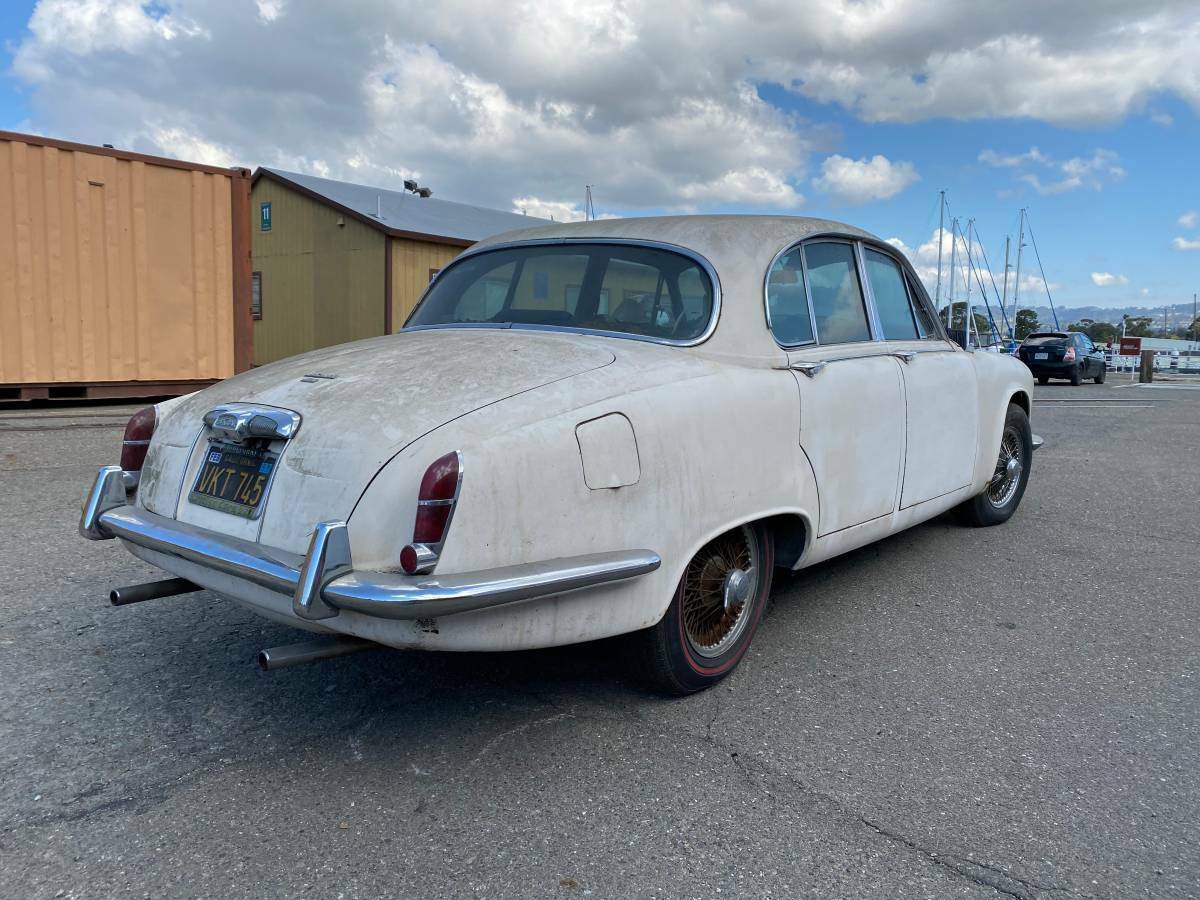 1967 White Jaguar 420 Sedan