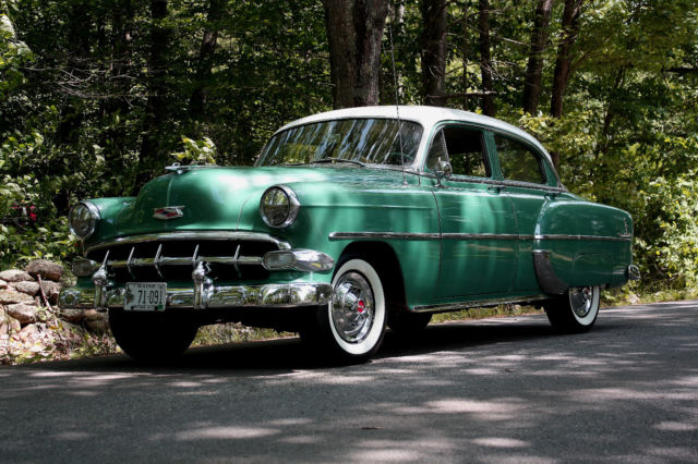 1954 Green Chevrolet Bel Air/150/210 Sedan
