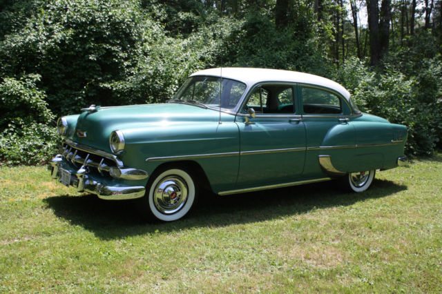 1954 Green Chevrolet Bel Air/150/210 Sedan