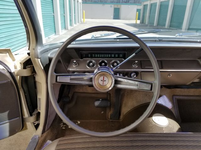 1962 Cream Chevrolet Bel Air/150/210 Sedan